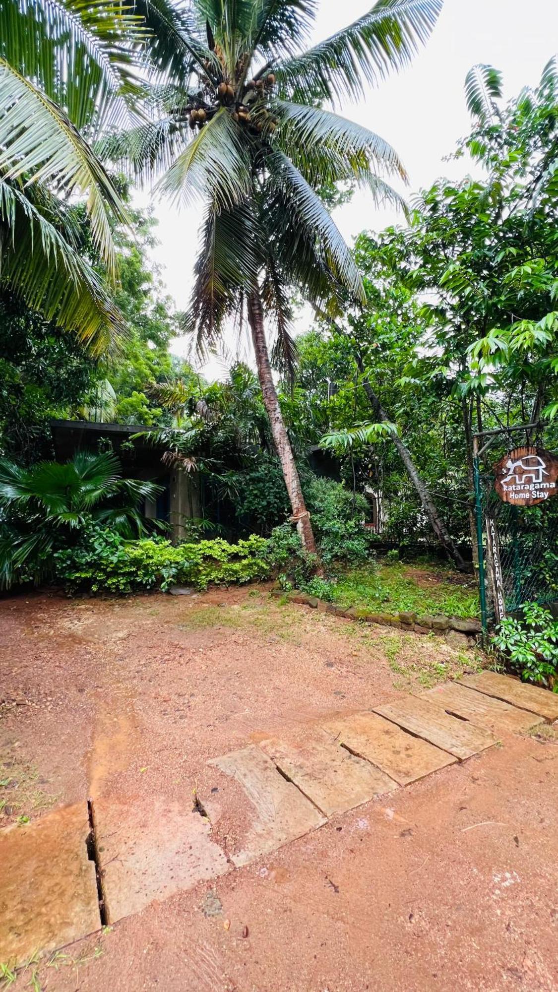 Kataragama Homestay Eksteriør billede